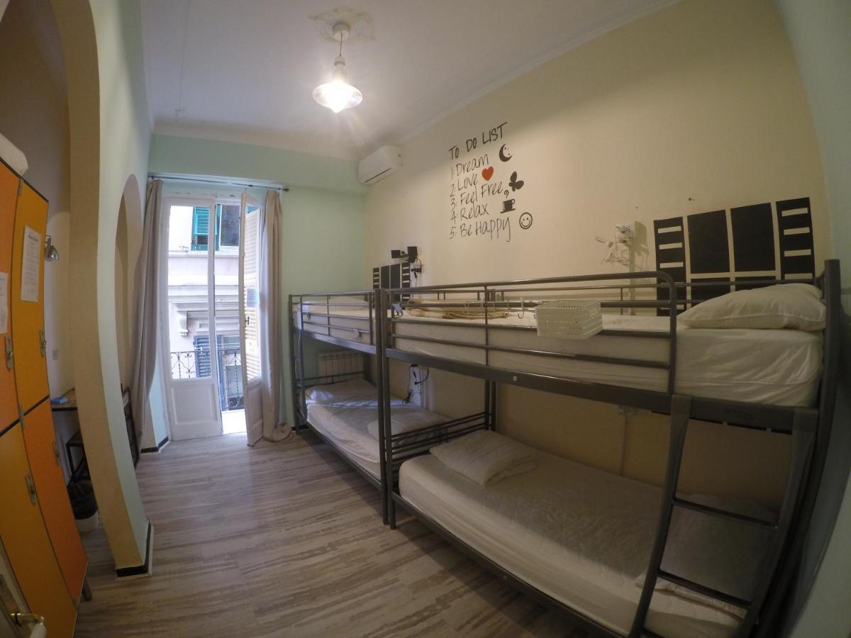 Victoria House Hostel Генуя Экстерьер фото