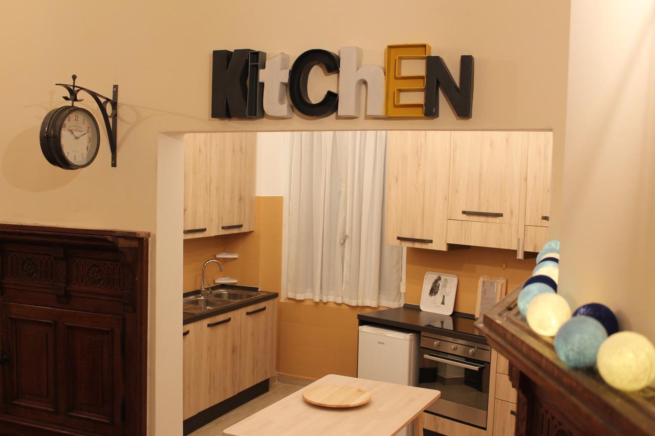 Victoria House Hostel Генуя Экстерьер фото