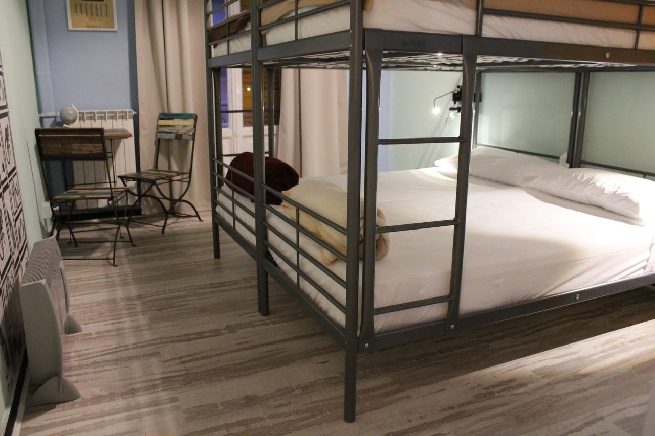 Victoria House Hostel Генуя Экстерьер фото