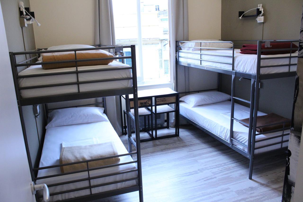 Victoria House Hostel Генуя Экстерьер фото